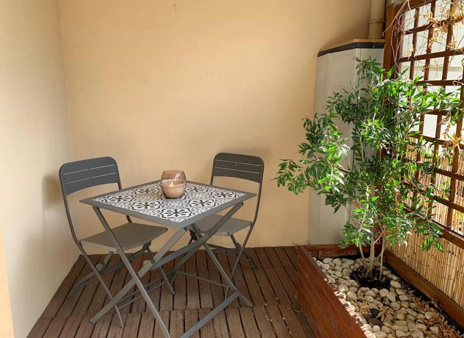 Grand Studio Avec Coin Nuit, Proche Mer Et Montagnes Roquebrune-sur Argens Esterno foto